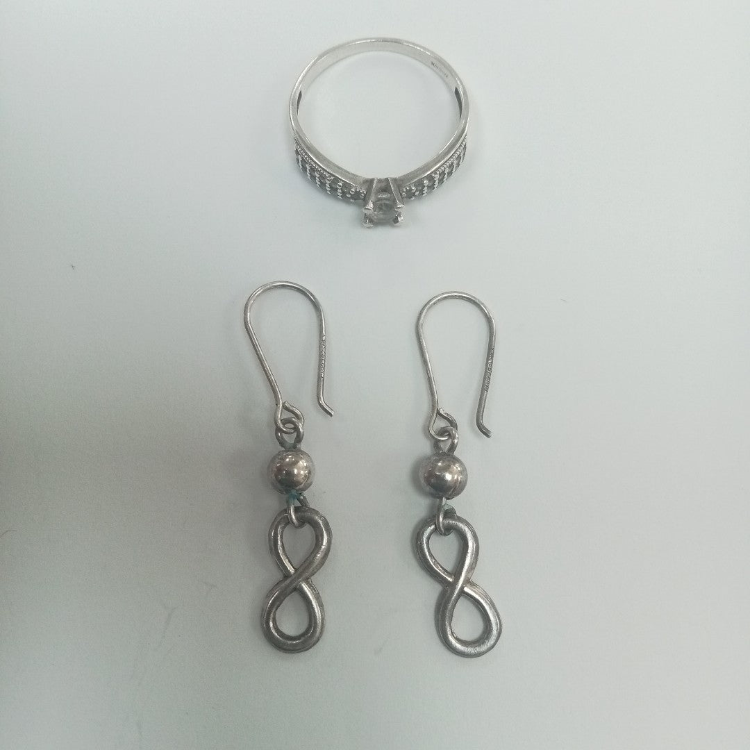 ANILLITO, ARETES PAR PLATA 3.7 GRMS (SEMINUEVO)