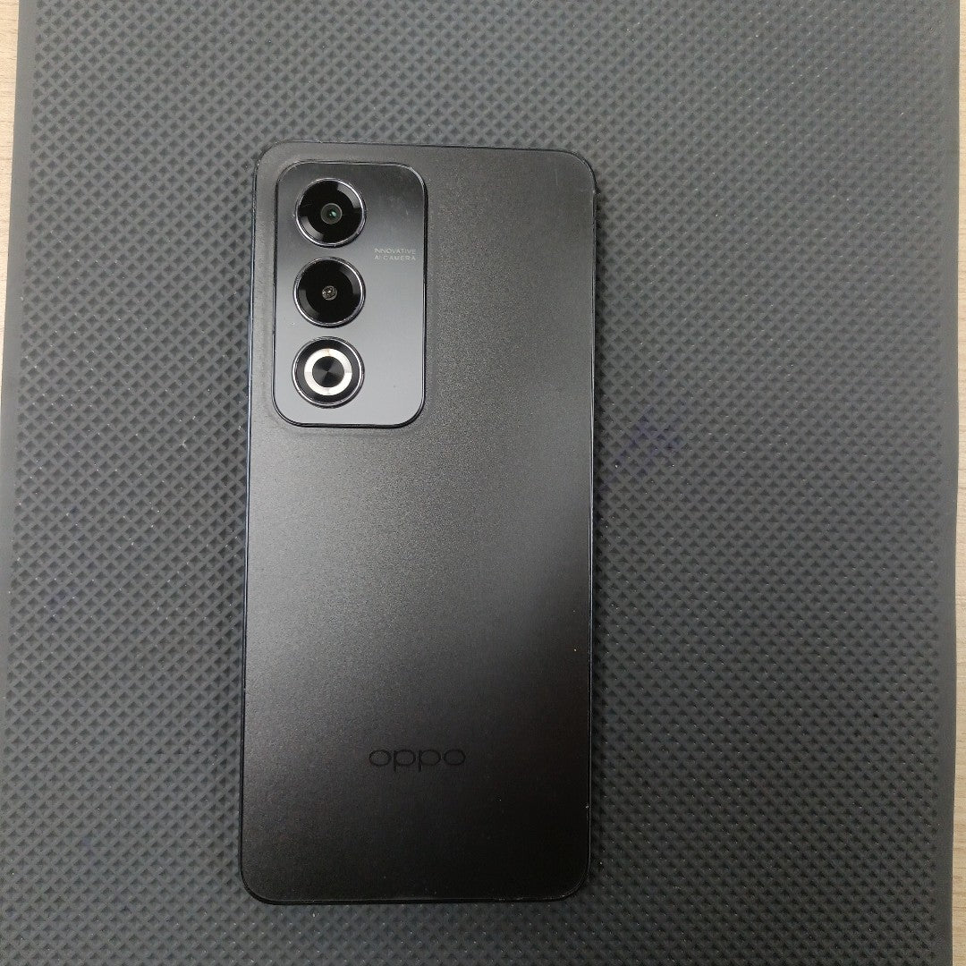 CELULAR OPPO A80 5G CPH2639 (2024) 256 GB 8 GB RAM (SEMINUEVO)
