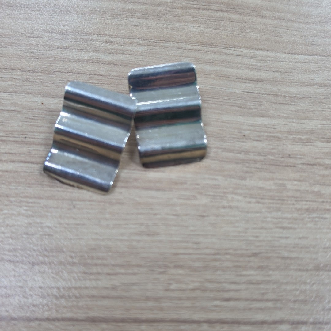 ARETES PAR PLATA 2.9 GRMS (SEMINUEVO)