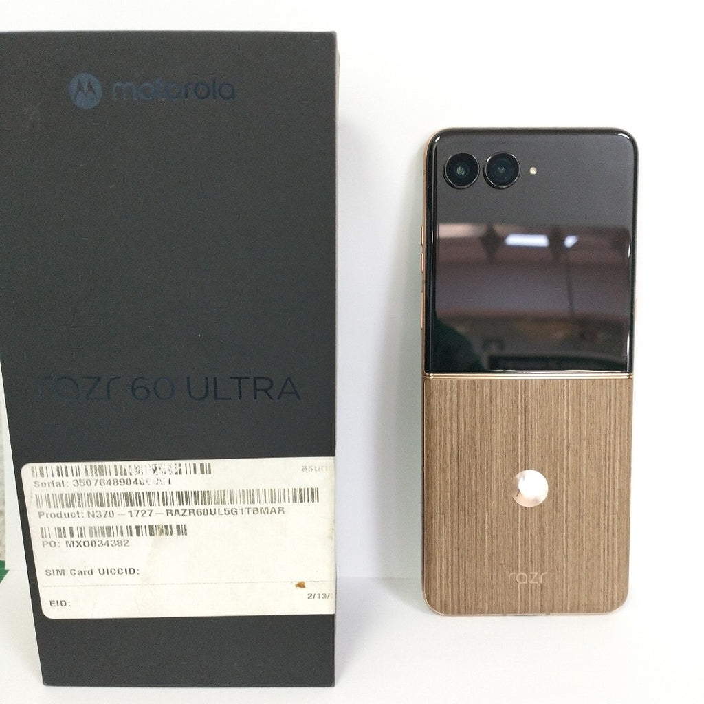 CELULAR MOTOROLA RAZR 60 ULTRA XT2551-6 (2025) 1 TB 16 GB RAM (SEMINUEVO)