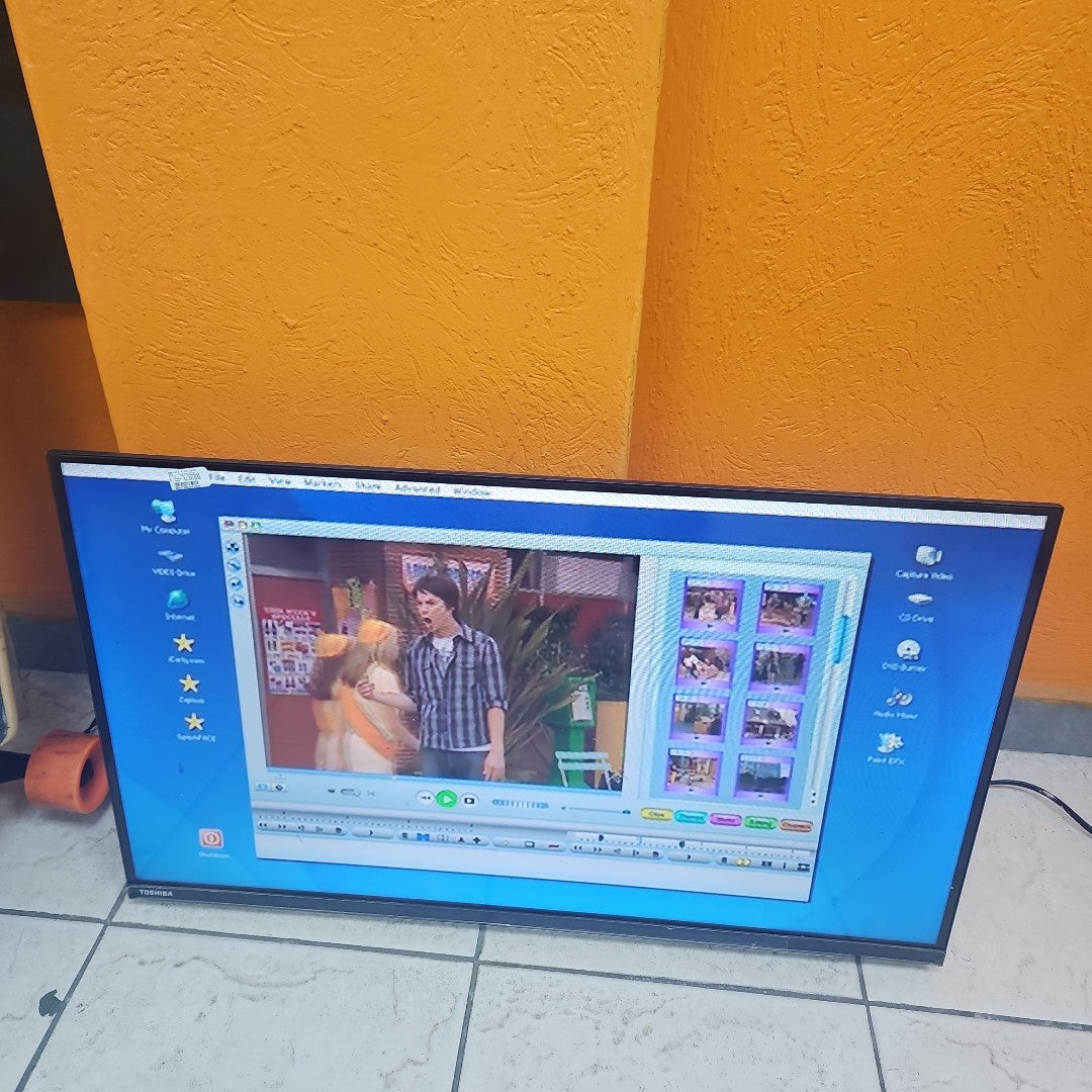 PANTALLA TOSHIBA 32V35LM (2023) 32" LED (SEMINUEVO)