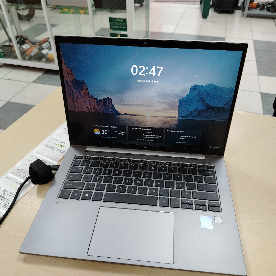 LAPTOP HP ZBOOK FIREFLY 14 G10 (2024) 256 GB SSD 16 GB RAM (SEMINUEVO)