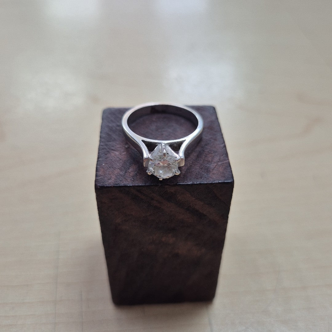 ANILLO ORO BLANCO 10 K 3,60 GRMS (SEMINUEVO)