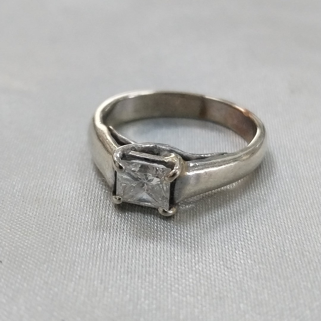 ANILLITO ORO BLANCO 14 K 3.4 GRMS (SEMINUEVO)