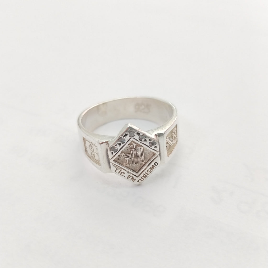 ANILLO DE GRADUACIÓN PLATA 5.3 GRMS (SEMINUEVO)
