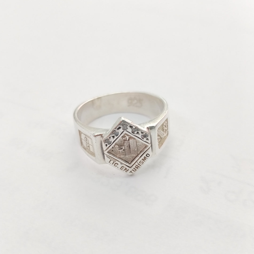 ANILLO DE GRADUACIÓN PLATA 5.3 GRMS (SEMINUEVO)