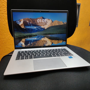 LAPTOP HP ELITEBOOK 840 G10 (2024) 256 GB SSD 16 GB RAM (SEMINUEVO)