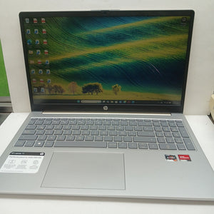 LAPTOP HP 15-FC0033LA (2025) 1 TB SSD 16 GB RAM (SEMINUEVO)