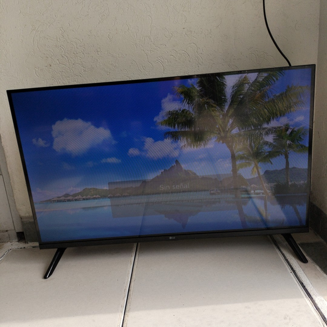 PANTALLA LG 32LR650BPSA (2025) 32" LED HD (SEMINUEVO)
