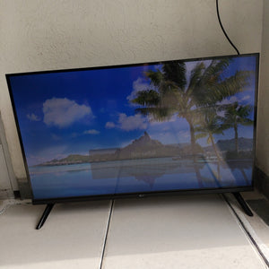 PANTALLA LG 32LR650BPSA (2025) 32" LED HD (SEMINUEVO)