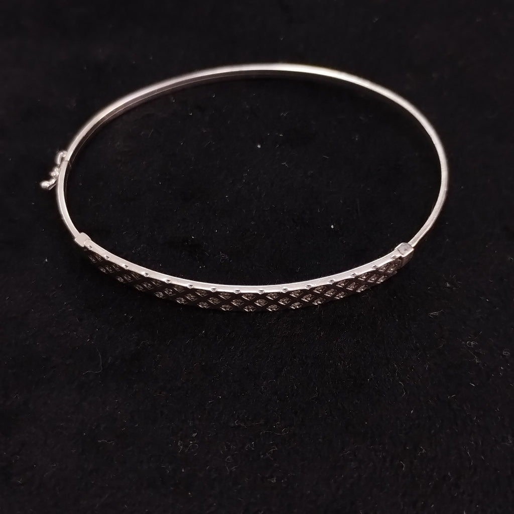 PULSERA RIGIDA ORO BLANCO 10 K 4,20 GRMS (SEMINUEVO)