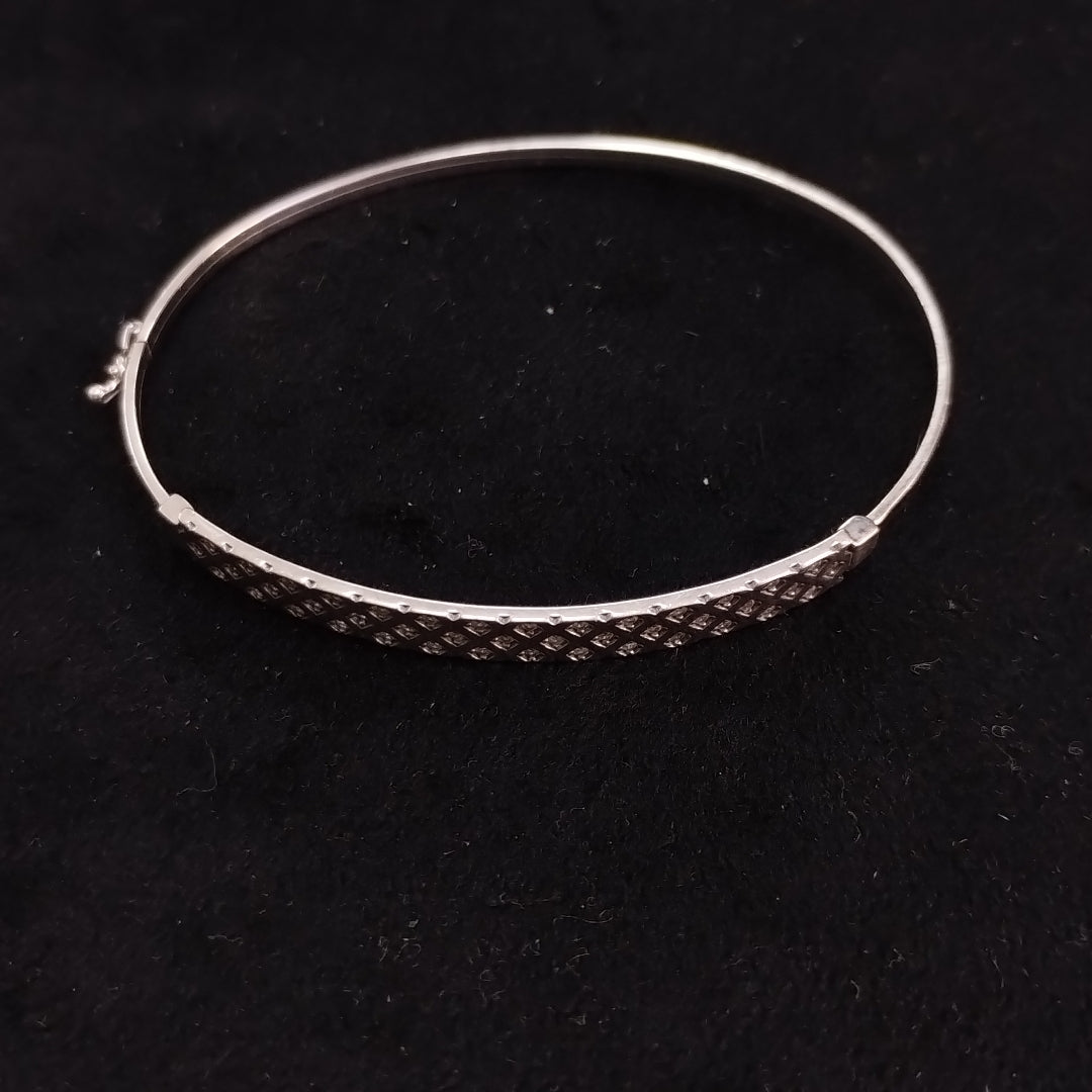 PULSERA RIGIDA ORO BLANCO 10 K 4,20 GRMS (SEMINUEVO)