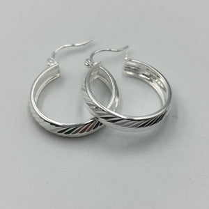 PAR ARRACADAS FACETADAS PLATA .925 2.3 GR (NUEVO)