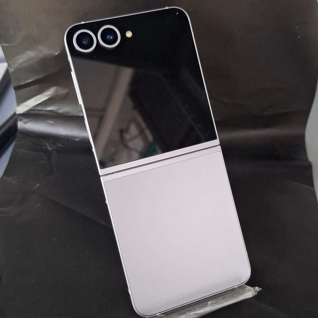 CELULAR SAMSUNG GALAXY Z FLIP 6 SM-F741B (2024) 512 GB 12 GB RAM (SEMINUEVO)