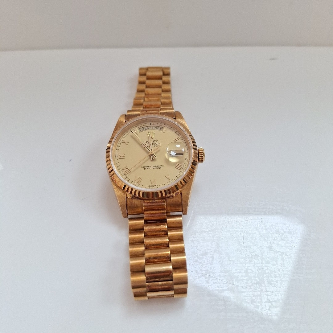 RELOJ CAJA Y PULSO ORO ORO 18 K 136.6 GRMS (SEMINUEVO)
