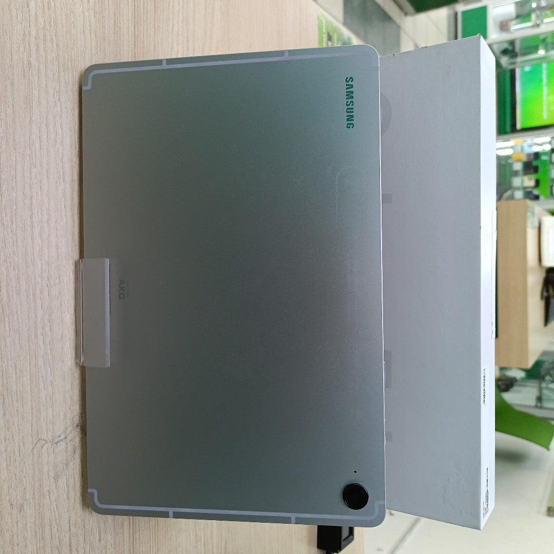 TABLETA SAMSUNG GALAXY TAB S9 FE SM-X510 (2023) 256 GB 8 GB RAM (SEMINUEVO)