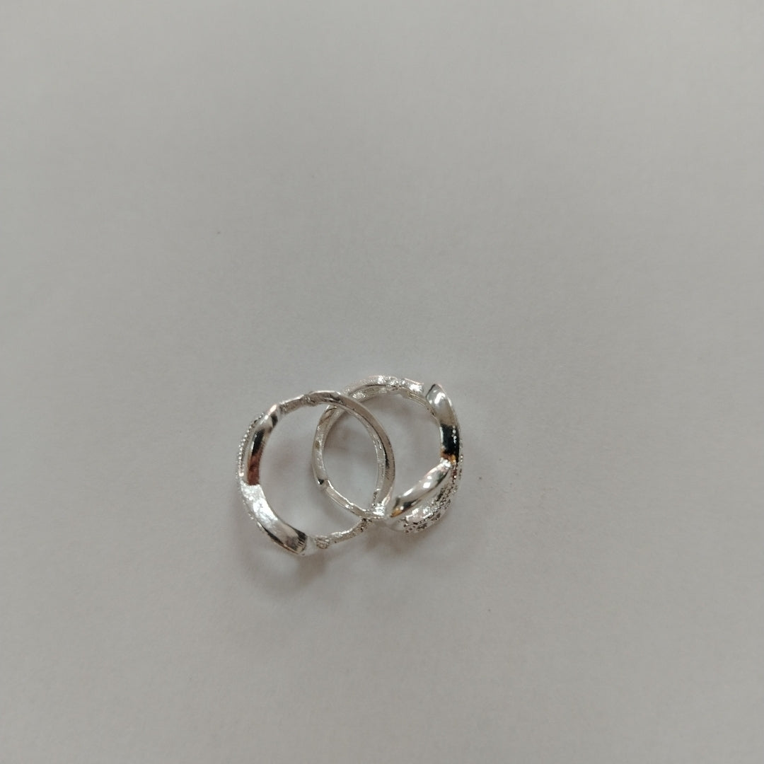 HUGGIES INFINITO CIRCONIAS PLATA .925 2.4 GR (NUEVO)