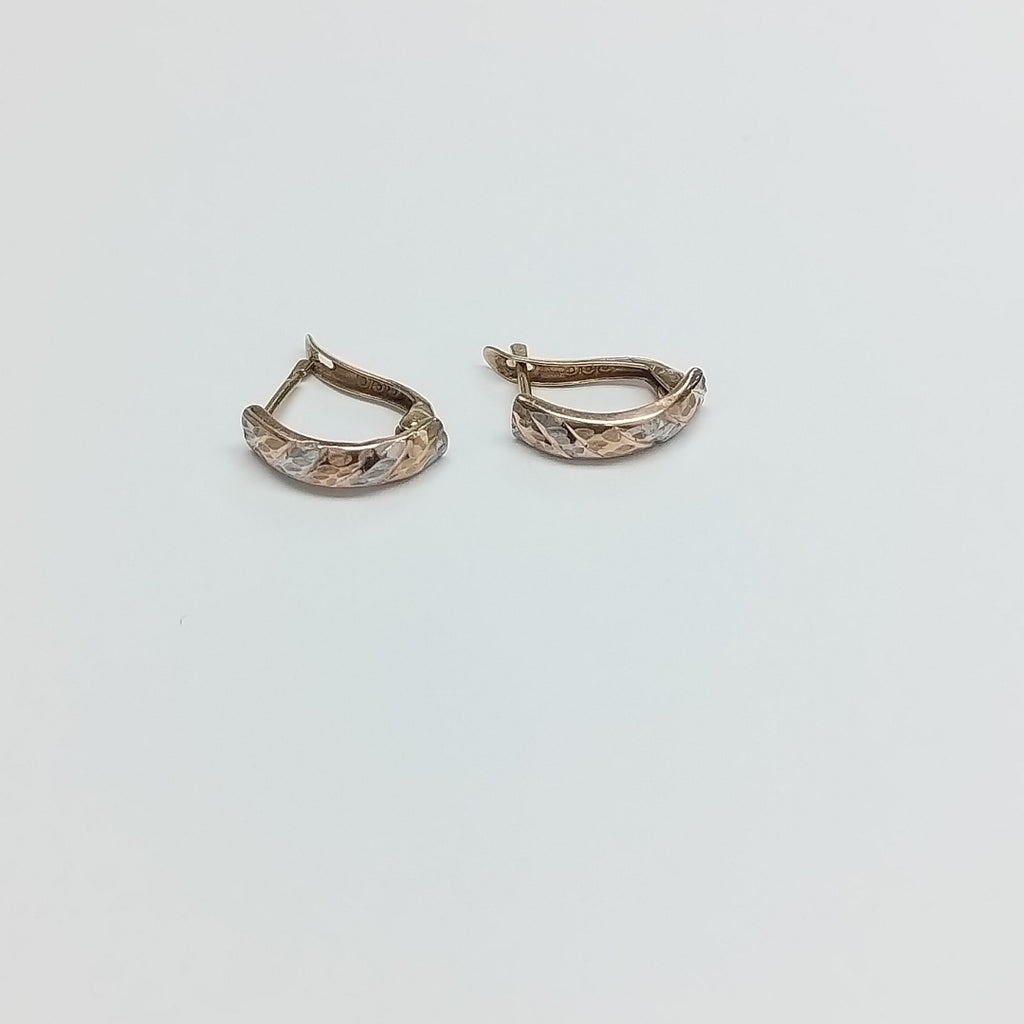ARETES PAR ORO 14 K 0.8 GRMS (SEMINUEVO)