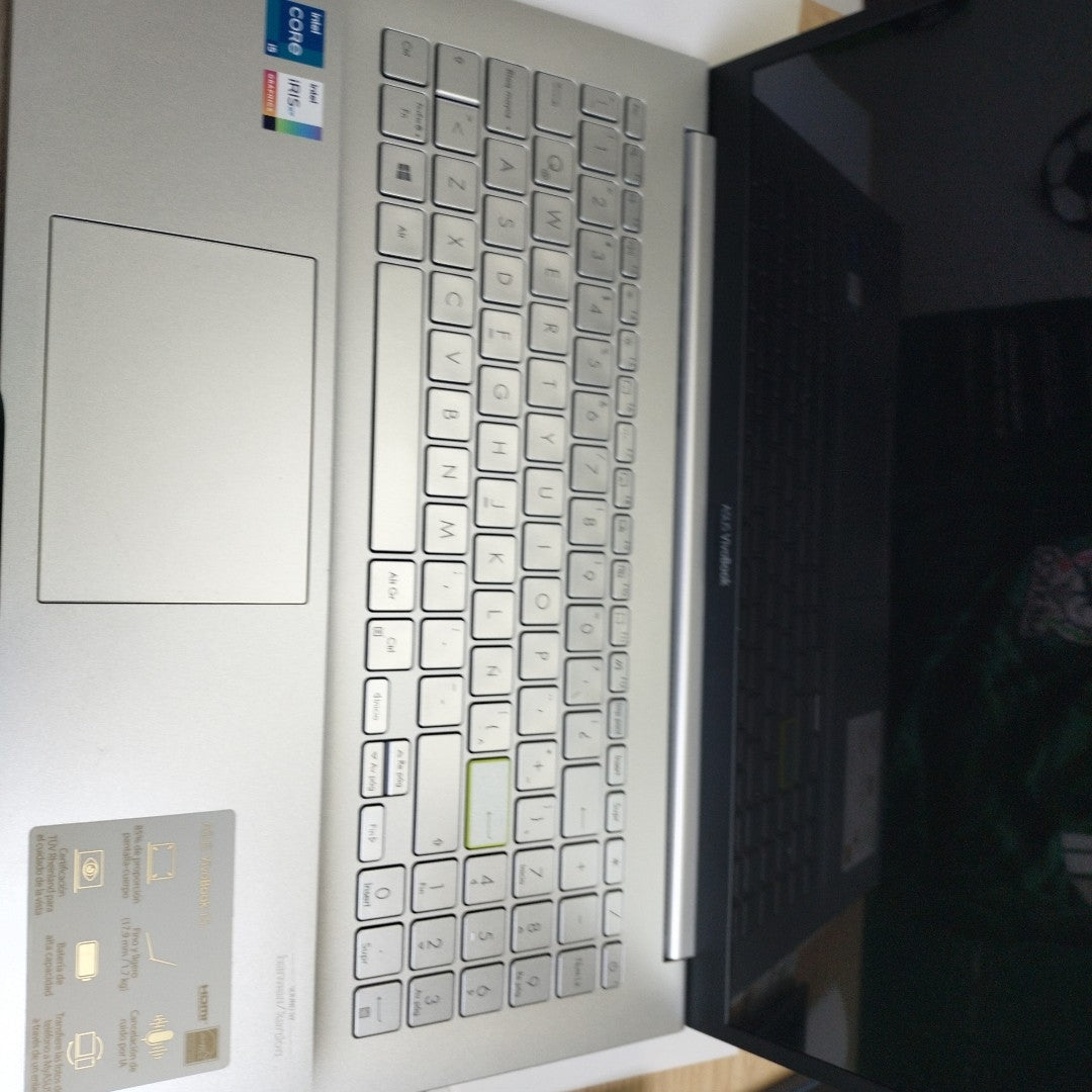 LAPTOP ASUS VIVOBOOK 15 K513EA-I58OLED (2021) 512 GB SSD 8 GB RAM (SEMINUEVO)