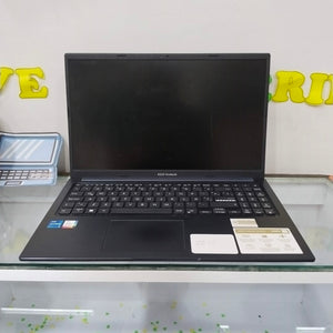 LAPTOP ASUS VIVOBOOK 15 X1504VA-NJ2536W (2025) 512 GB SSD 16 GB RAM (SEMINUEVO)