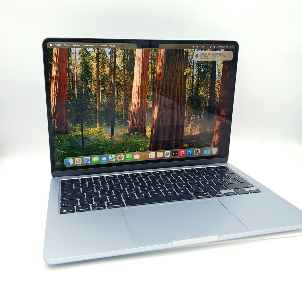 LAPTOP APPLE MACBOOK AIR 13" A3240 (2025) 512 GB SSD 16 GB RAM (SEMINUEVO)