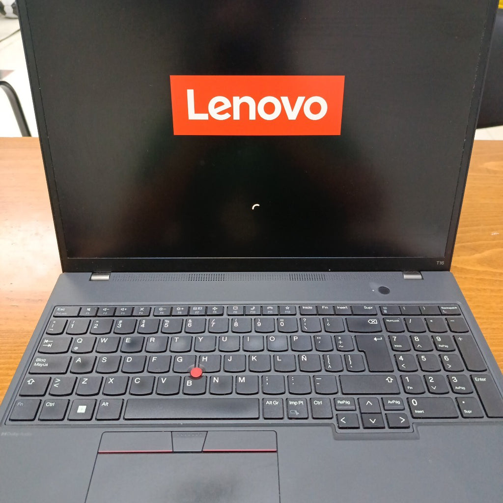 LAPTOP LENOVO THINKPAD T16 GEN 2 (2024) 512 GB SSD 16 GB RAM (SEMINUEVO)