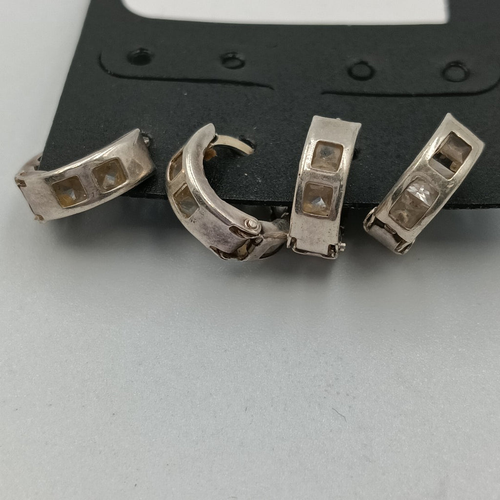 ARETES PAR PLATA 2.6 GRMS (SEMINUEVO)