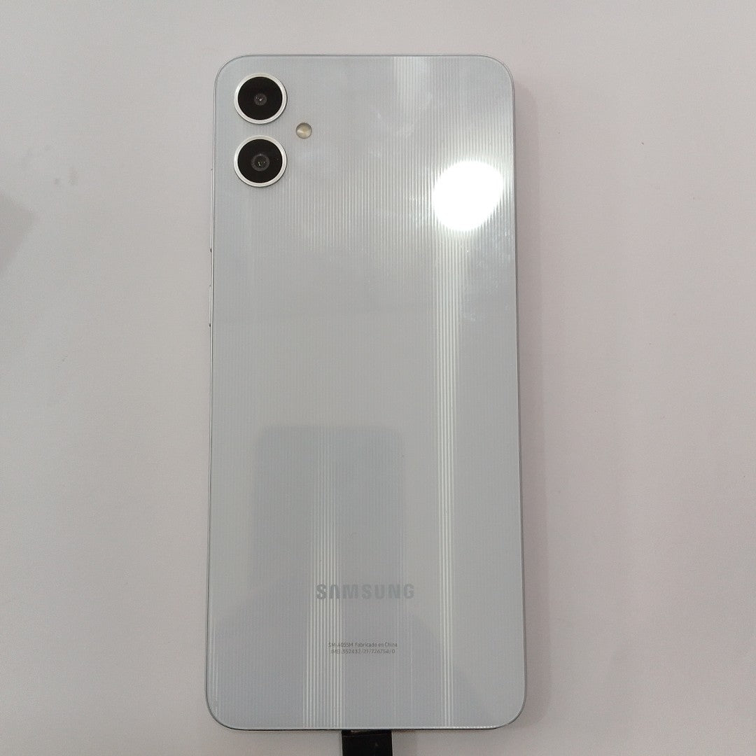 CELULAR SAMSUNG GALAXY A05 SM-A055M (2023) 64 GB 4 GB RAM (SEMINUEVO)