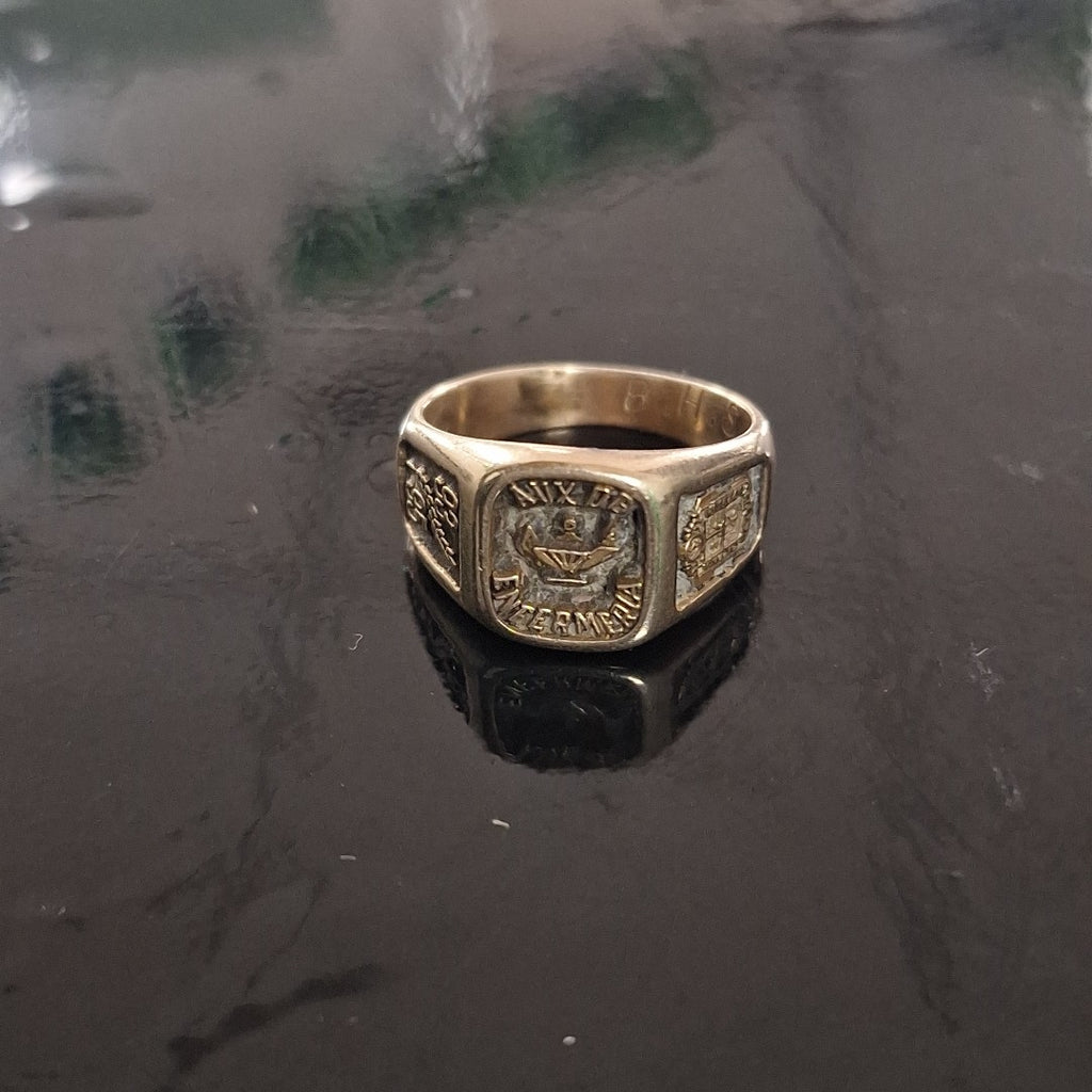 ANILLO CONMEMORATIVO ORO 8 K 5.5 GRMS (SEMINUEVO)