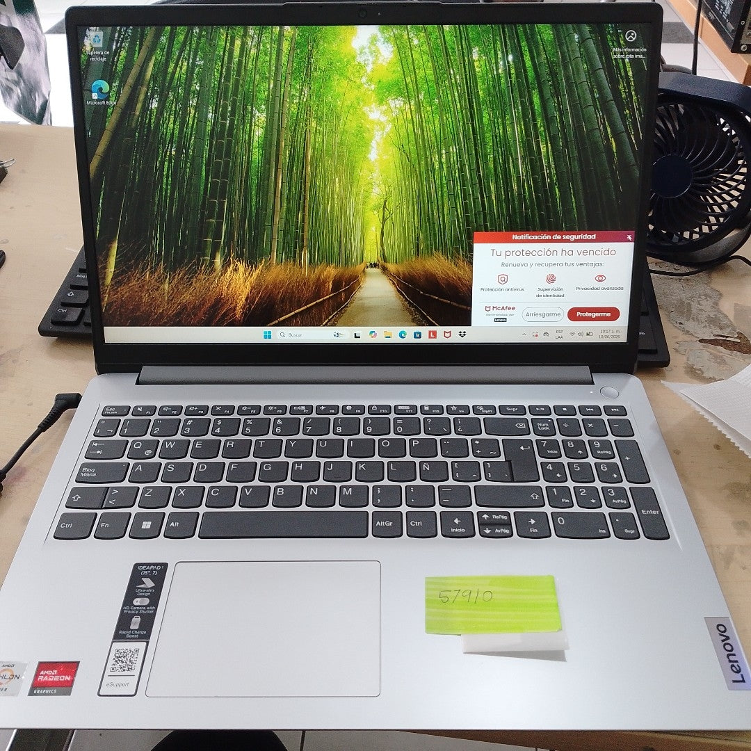LAPTOP LENOVO IDEAPAD 1 15AMN7 (2023) 256 GB SSD 8 GB RAM (SEMINUEVO)