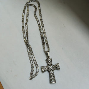 CADENA, CRUZ PLATA 9.9 GRMS (SEMINUEVO)