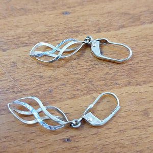 ARETES PAR ORO 14 K 1.7 GRMS (SEMINUEVO)