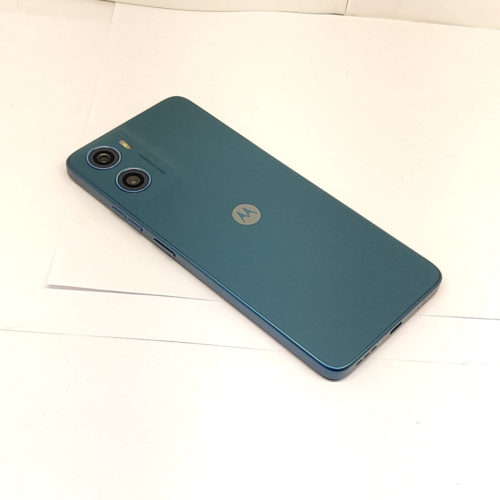 CELULAR MOTOROLA MOTO G06 XT2535-2 (2025) 256 GB 4 GB RAM (SEMINUEVO)