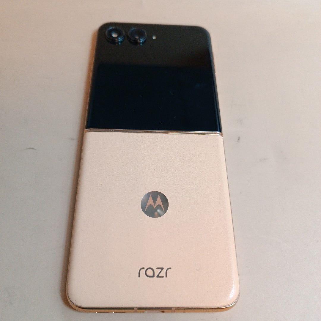 CELULAR MOTOROLA RAZR 50 ULTRA XT2451-3 (2024) 512 GB 12 GB RAM