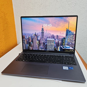 LAPTOP HUAWEI MATEBOOK D16 MCLG-X (2024) 1 TB SSD 16 GB RAM (SEMINUEVO)