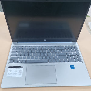 LAPTOP HP 15-FD0026LA (2024) 512 GB SSD 8 GB RAM (SEMINUEVO)