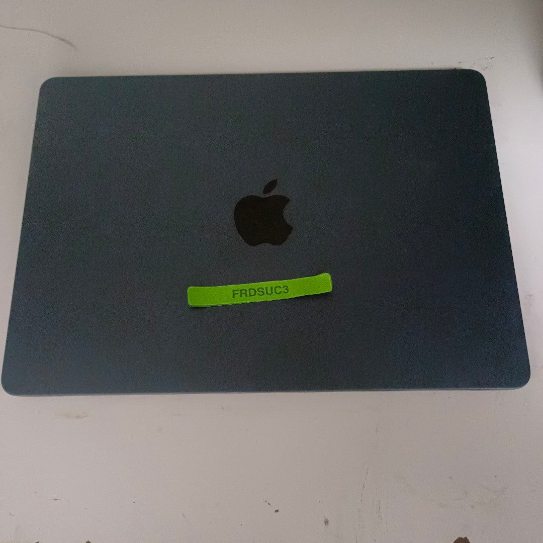 LAPTOP APPLE MACBOOK AIR 13" A3240 (2025) 256 GB SSD 16 GB RAM (SEMINUEVO)