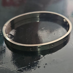 PULSERA RIGIDA ORO BLANCO 18 K 37.1 GRMS (SEMINUEVO)