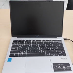 LAPTOP ACER ASPIRE LITE 14 AL14-31P-353Y (2024) 512 GB SSD 8 GB RAM (SEMINUEVO)