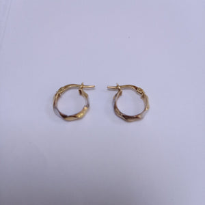 ARETES PAR ORO COMBINADO 14 K 1.2 GRMS (SEMINUEVO)