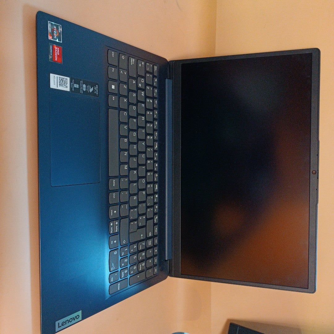 LAPTOP LENOVO IDEAPAD 1 15AMN7 (2023) 512 GB SSD 8 GB RAM (SEMINUEVO)