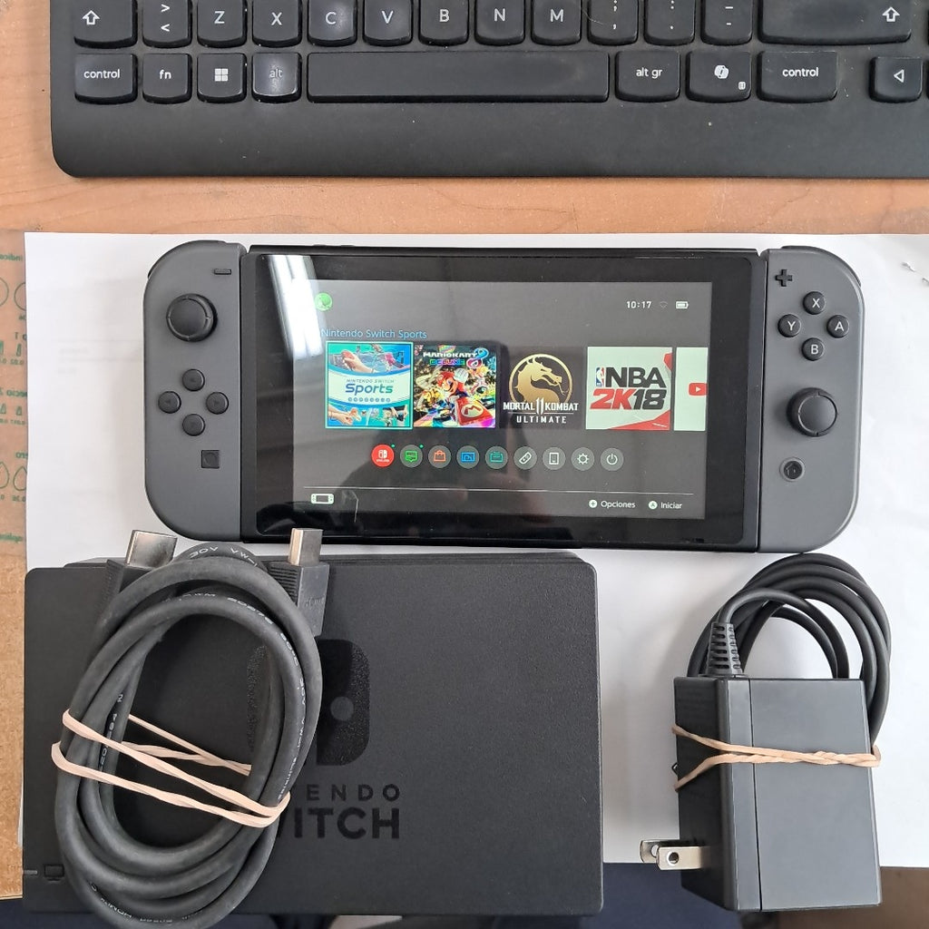 CONSOLA DE VIDEOJUEGO NINTENDO SWITCH 1.1 32 GB (SEMINUEVO)