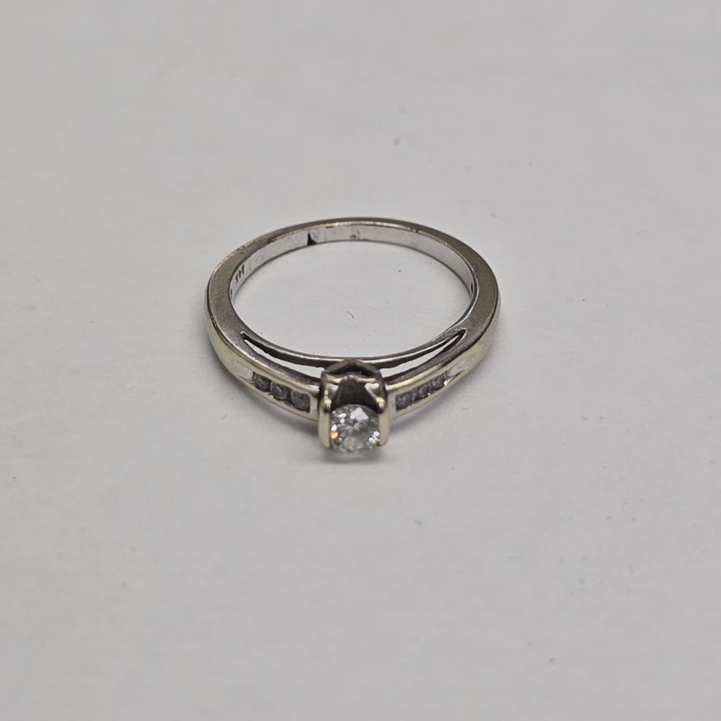 SOLITARIO ORO 14 K 2.6 GRMS (SEMINUEVO)