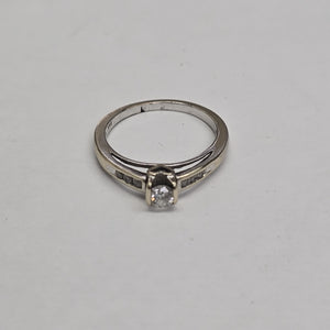 SOLITARIO ORO 14 K 2.6 GRMS (SEMINUEVO)