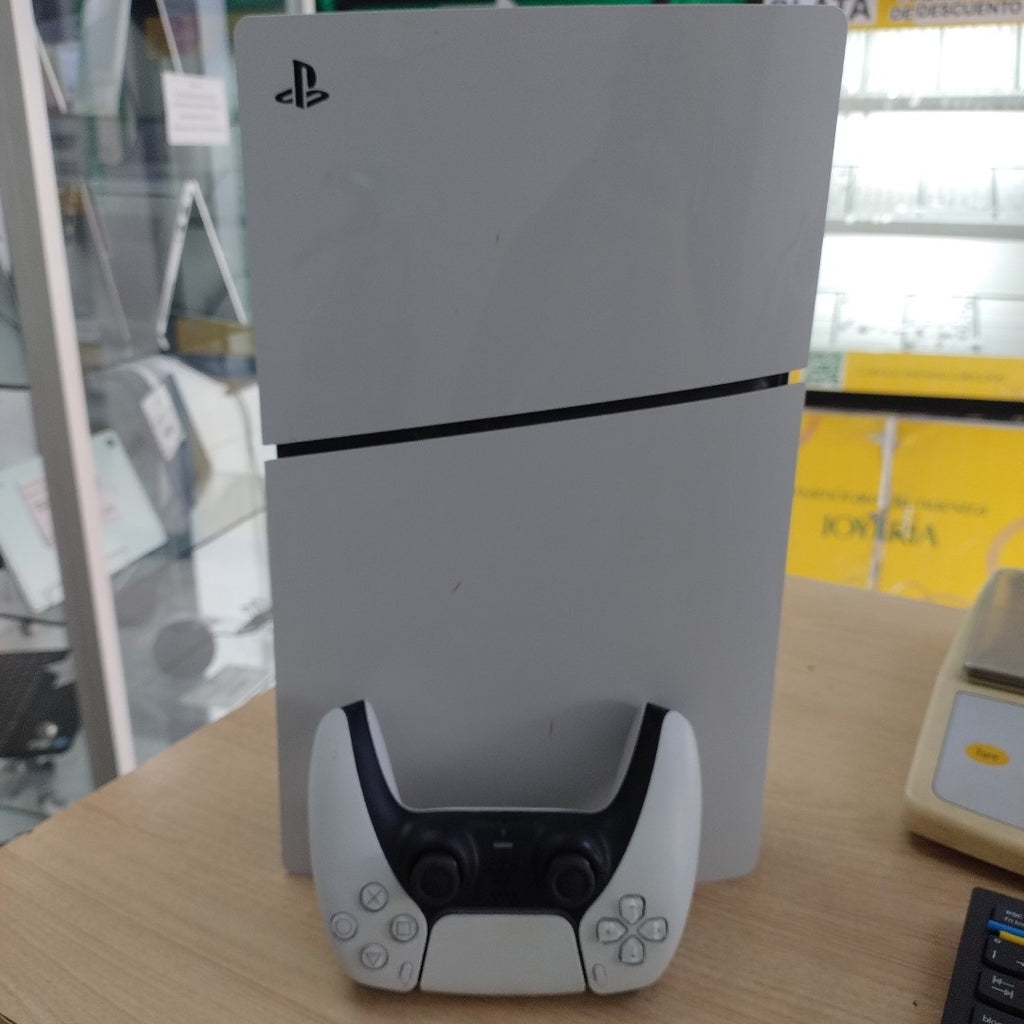 CONSOLA DE VIDEOJUEGO SONY PS5 SLIM 1 TB SSD (SEMINUEVO)