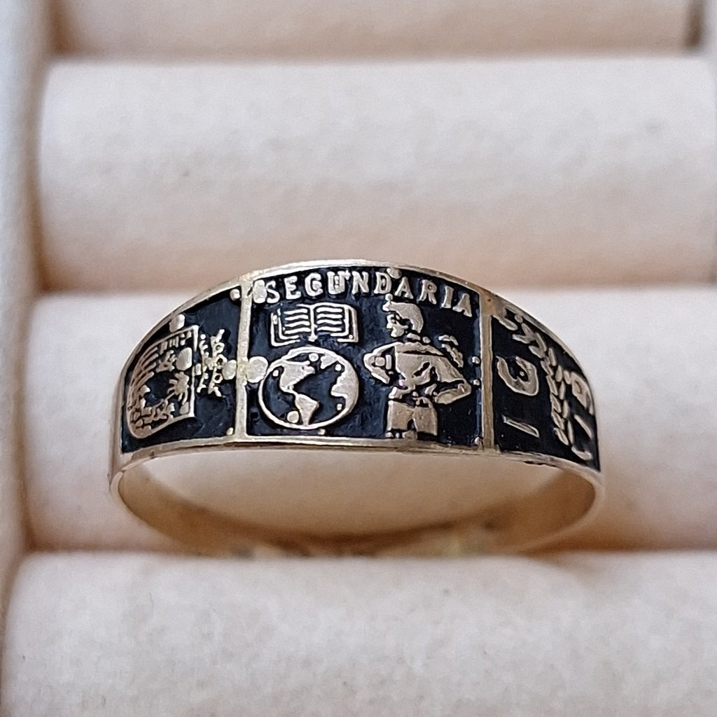 ANILLO DE GRADUACIÓN ORO 8 K 1.3 GRMS (SEMINUEVO)