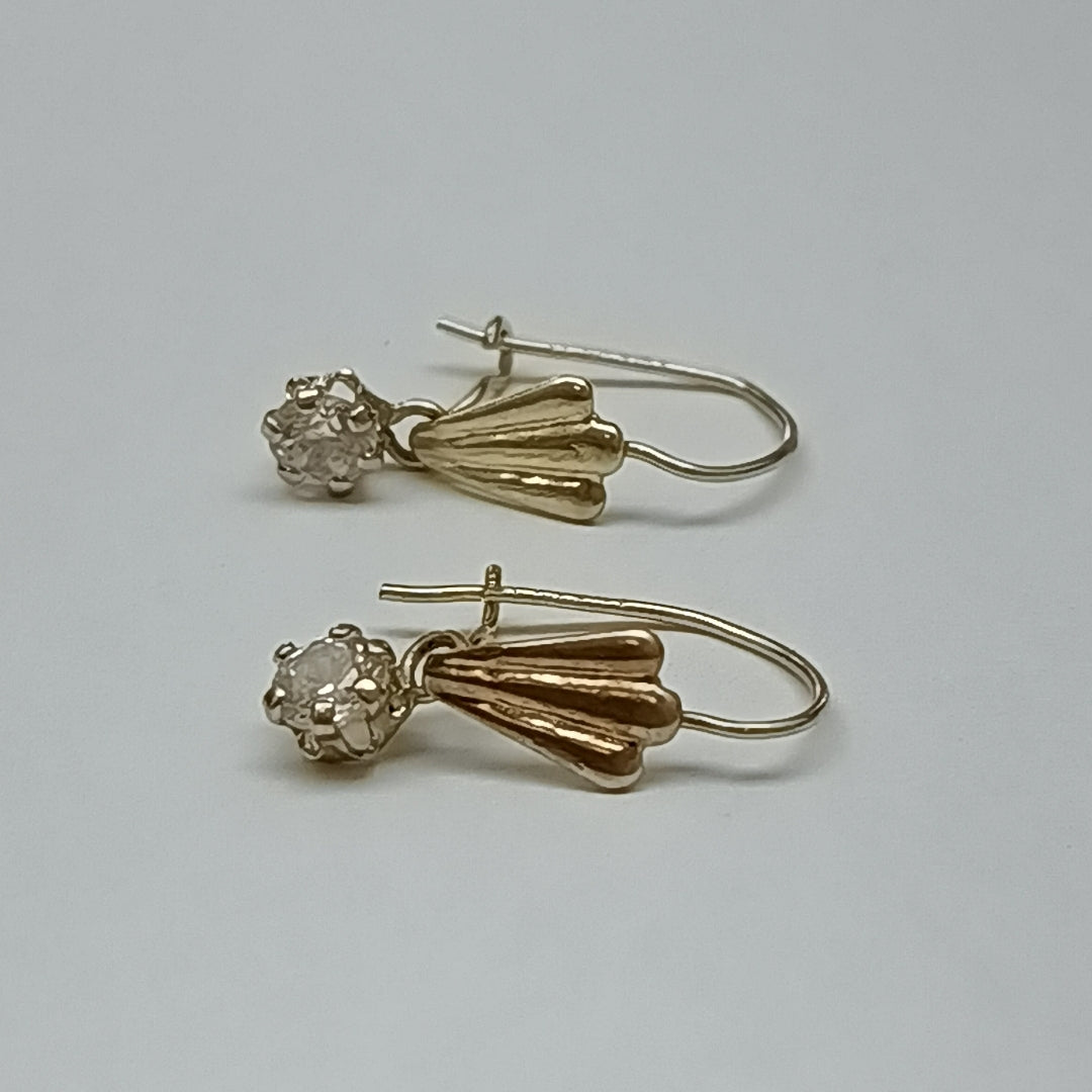 ARETES PAR ORO 10 K 0.6 GRMS (SEMINUEVO)