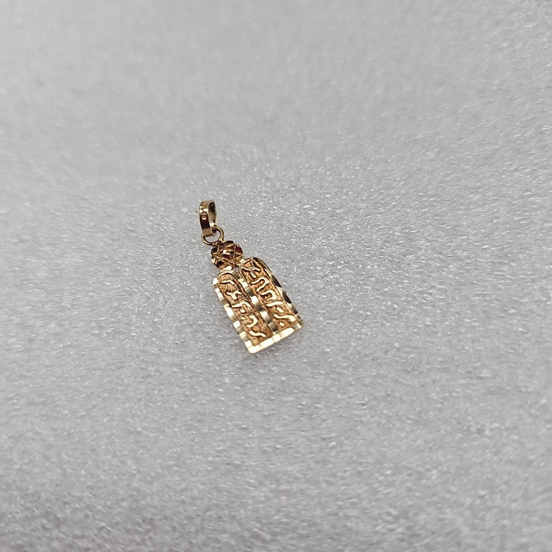 DIJE ORO 14 K 1.3 GRMS (SEMINUEVO)