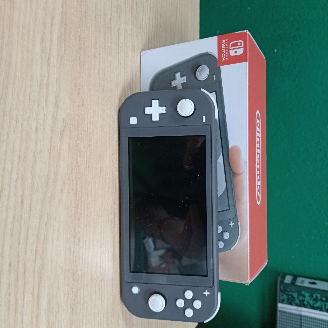 CONSOLA DE VIDEOJUEGO NINTENDO SWITCH LITE 32 GB (SEMINUEVO)