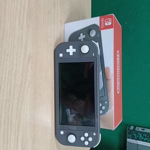 CONSOLA DE VIDEOJUEGO NINTENDO SWITCH LITE 32 GB (SEMINUEVO)